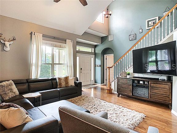 2nd image of 913 Butter Oaks Ct
