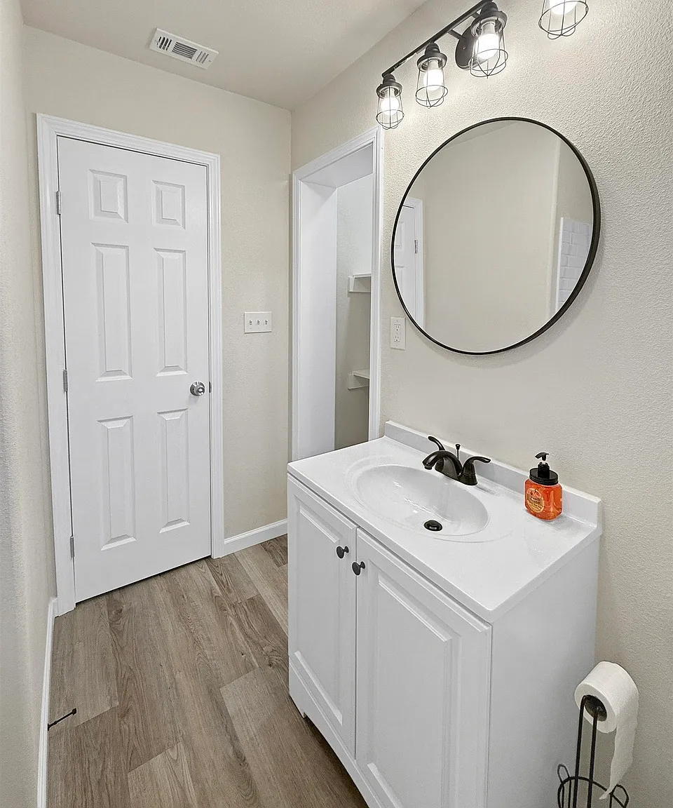 4 bed, 1364 sqft, $2,600 — Photo 4