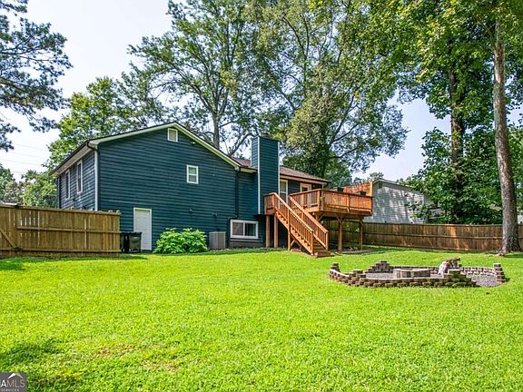 3rd image of 2622 Kellogg Creek Rd