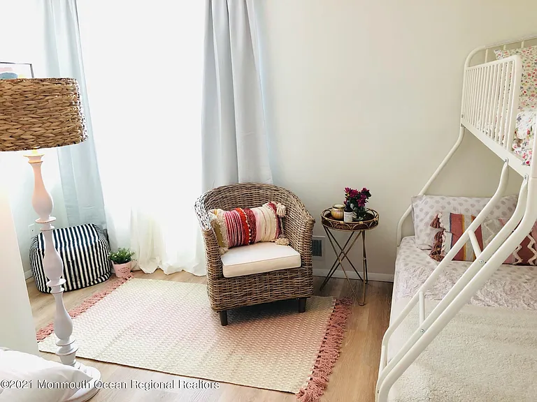 362 Venice Dr — Photo 9