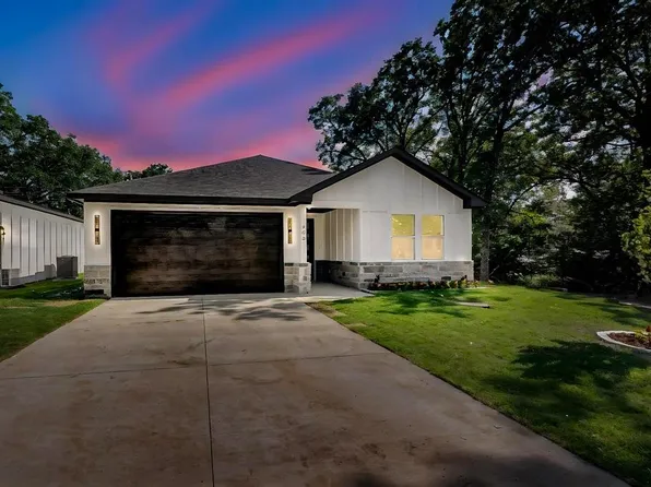 135 Wildgrove Dr, Mabank, TX 75156