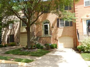 4645 Luxberry Dr, Fairfax, VA 22032