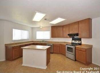 5th image of 824 Southwind Dr