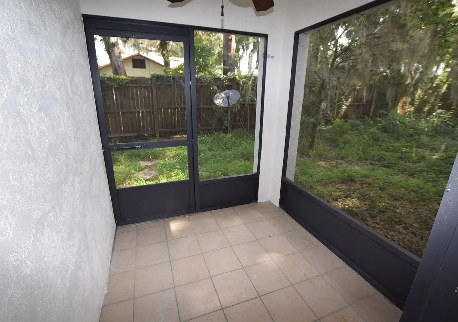 3 Bedroom, 2 Bath Townhouse For Rent at 908 Sumter Street Leesburg, Fl. 34748 — Photo 3
