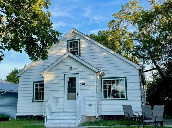 510 1st Ave NE, Crookston, MN 56716