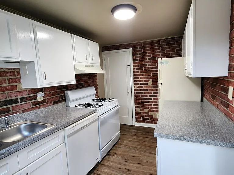 2618 Waldo St — Photo 12