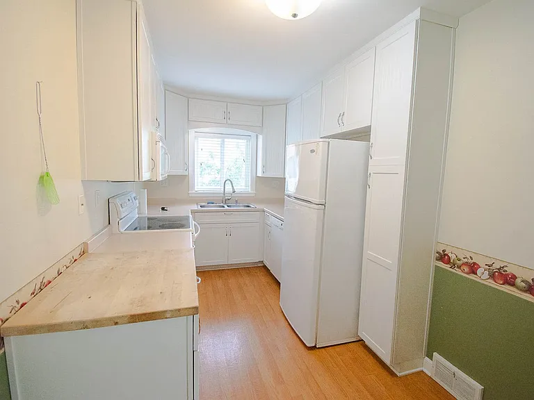 413 14th Ave SE — Photo 9