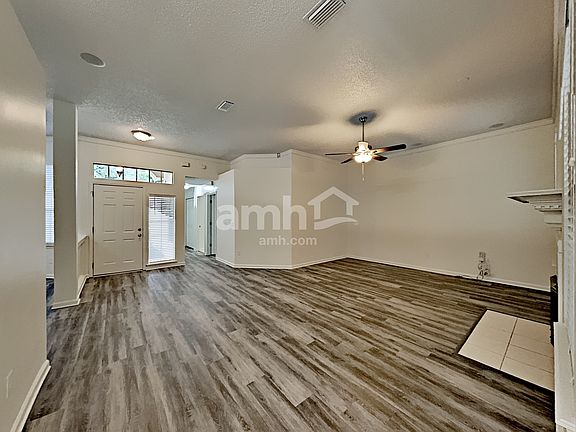 3rd image of 10550 Otter Creek Dr