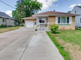 2514 16th Ave, Menominee, MI 49858