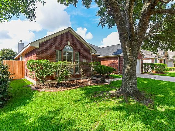 3rd image of 3714 Brighton Ln