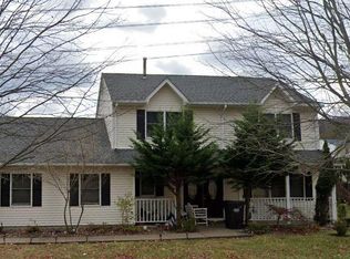 7 Van Wort Dr, Garnerville, NY 10923