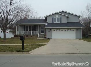 1107 N 9th St, Indianola, IA 50125