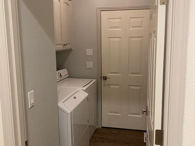 6616 Parkshadow Ct NE — Photo 13