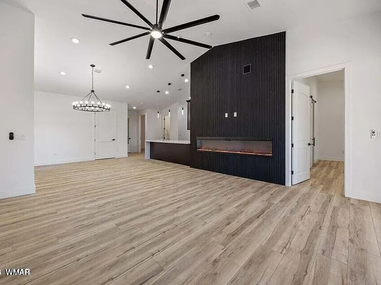 2711 W Villa Loop — Photo 9