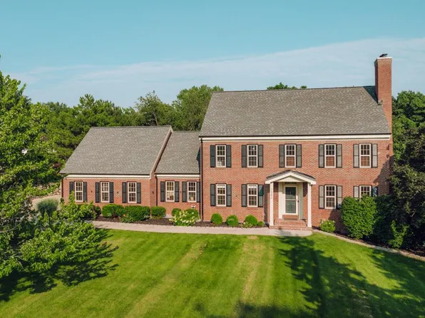 1380 Barrington Woods DRIVE, Brookfield, WI 53045