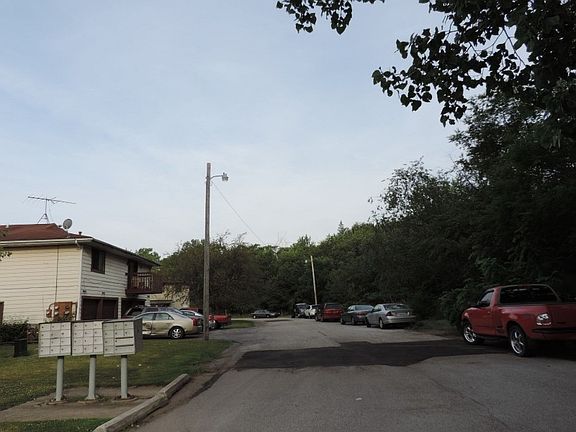 4th image of 6821 Pierce Dr