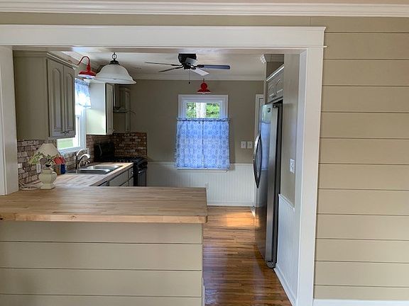 4th image of 104 Parkwood Dr