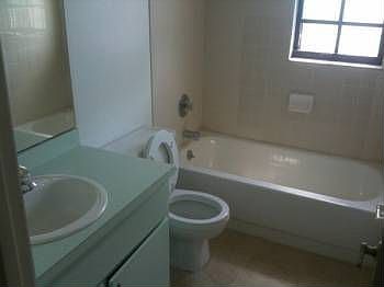4th image of 806 Wakefield Way