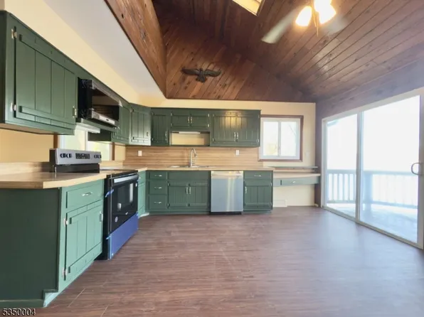 53 W Shore Trl, Hardyston Twp., NJ 07460