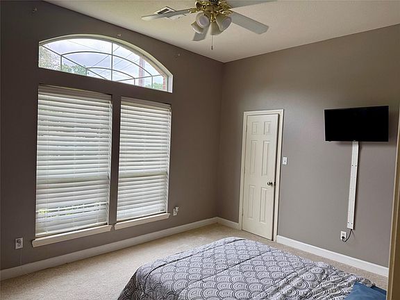 4th image of 223 Maple Ln