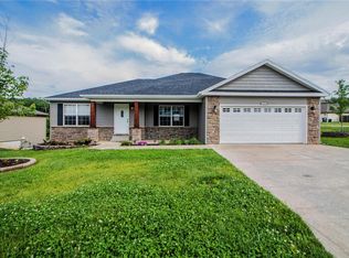 127 Brush Creek Pkwy, Saint Robert, MO 65584