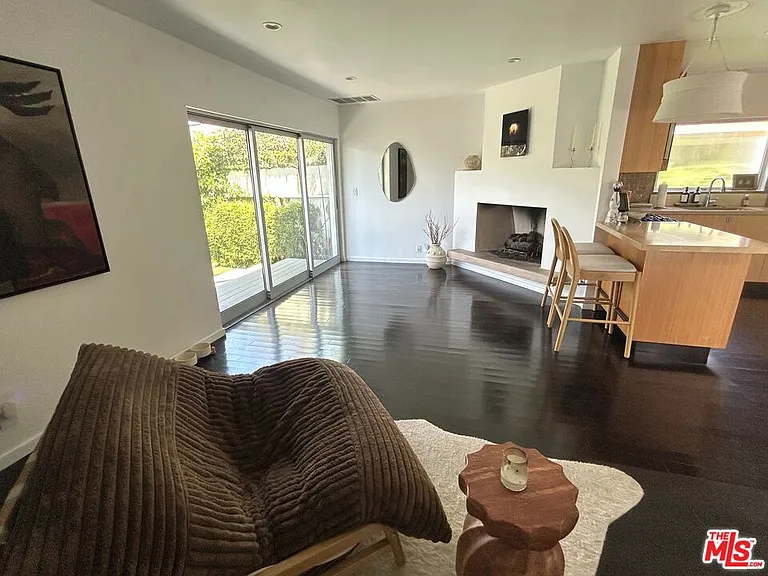 12913 Gilmore Ave — Photo 6