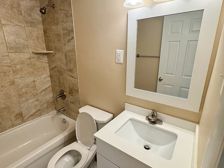 Springfield Valley Apartments — Photo 19
