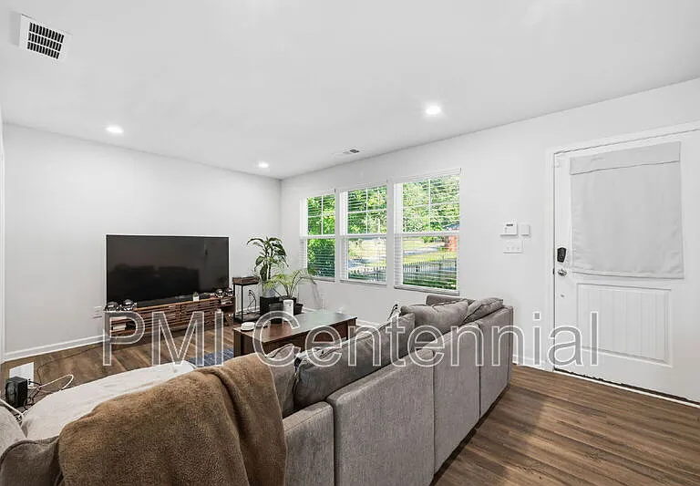 1120 Wedgewood Dr — Photo 7