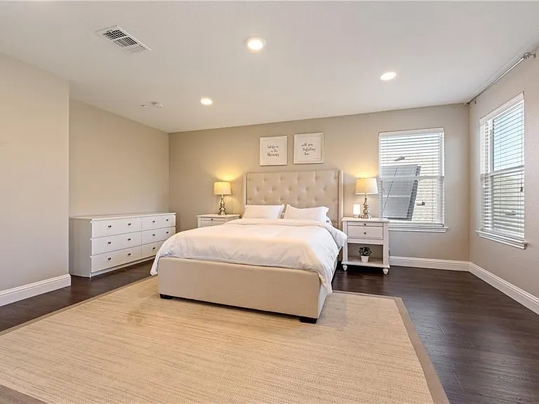 1524 Uhland Dr — Photo 16