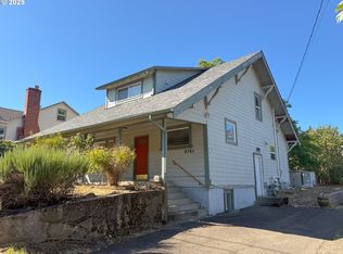 8761 SE Henderson St, Portland, OR