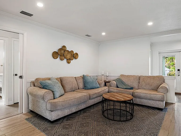 12859 Ridge Rd — Photo 6
