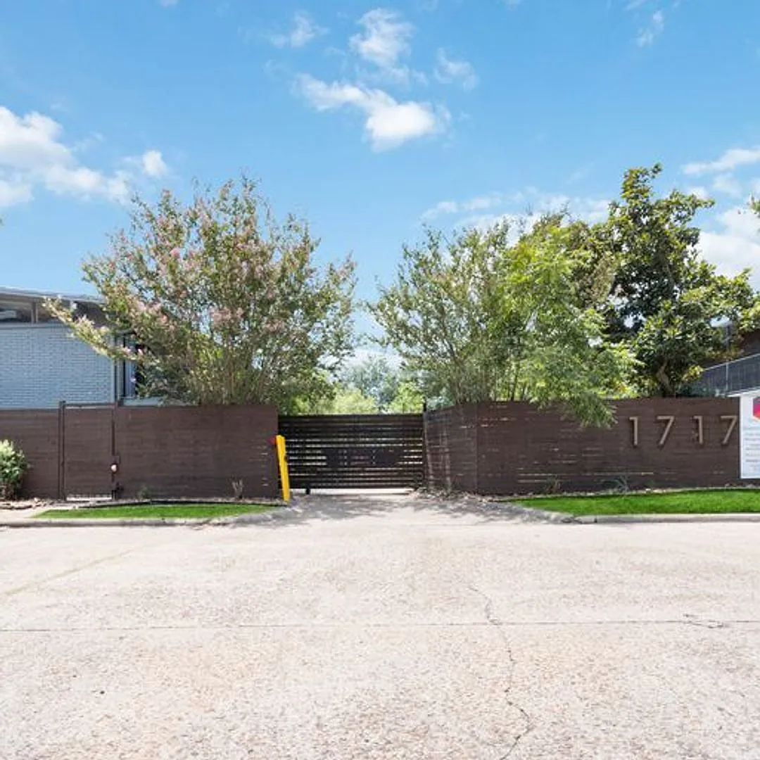 Dream Montrose - 1717 Norfolk Street — Photo 2
