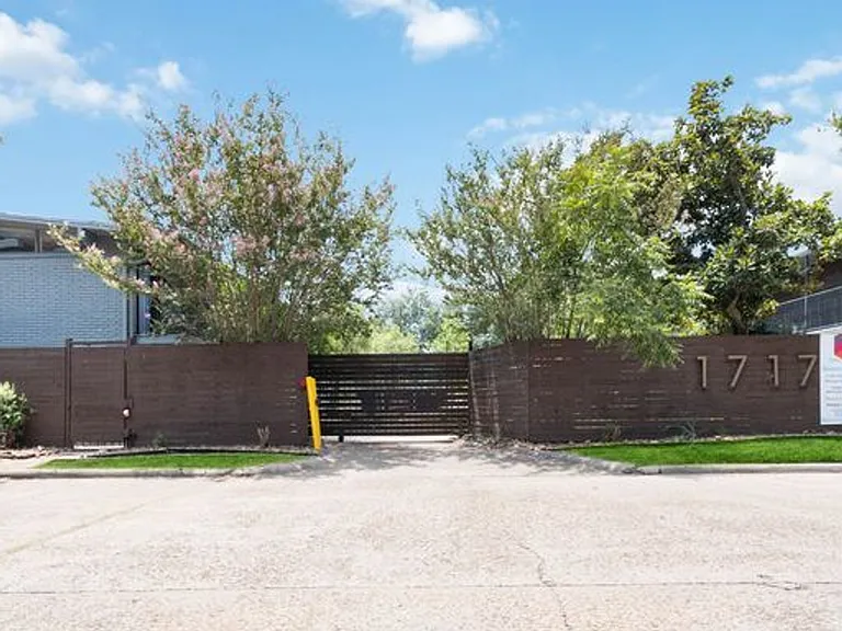 1717 Norfolk St — Photo 2