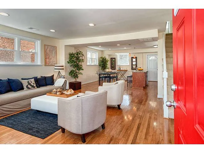 5357 Blaine St NE photo 1