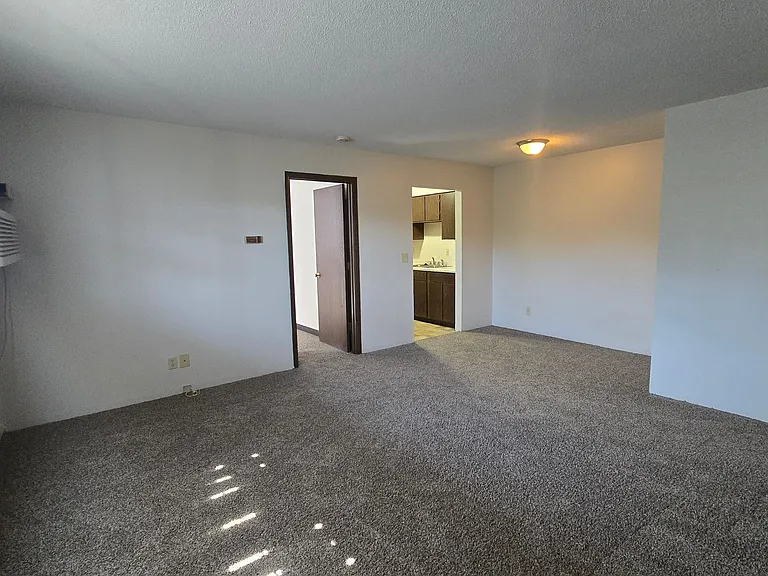 4712 N Sussex Rd — Photo 3