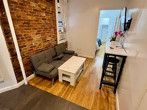 2nd image of 170 Delancey St #3A