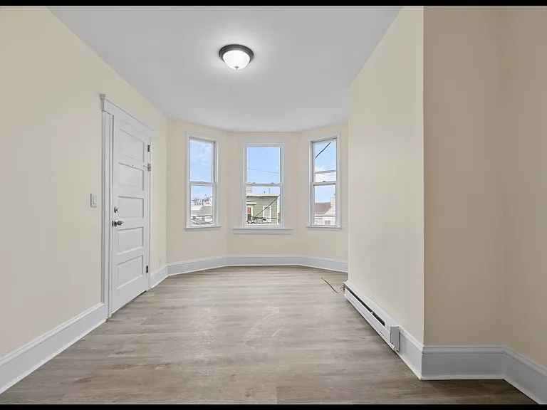 35 Delaware St — Photo 7