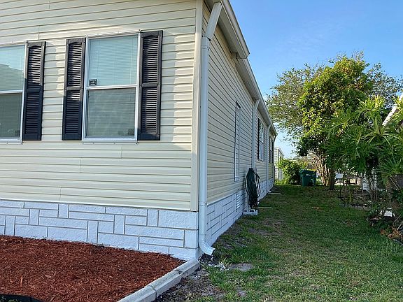 5th image of 366 Dolphin Cir