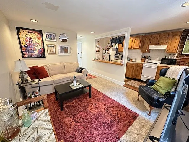 48 Phillips St — Photo 3