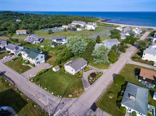 35 Walcott Ave, Narragansett, RI 02882