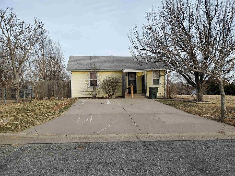 1st image of 804 & 806 Hillcrest Dr