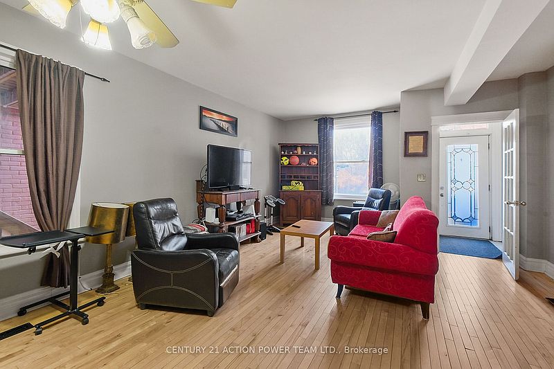 Ottawa House for rent - 4 Bedrooms — photo 4