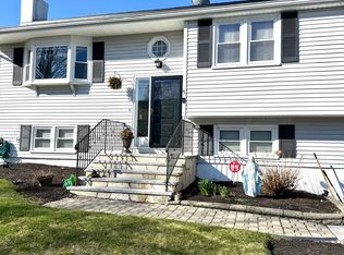 5 Fred St, Burlington, MA 01803