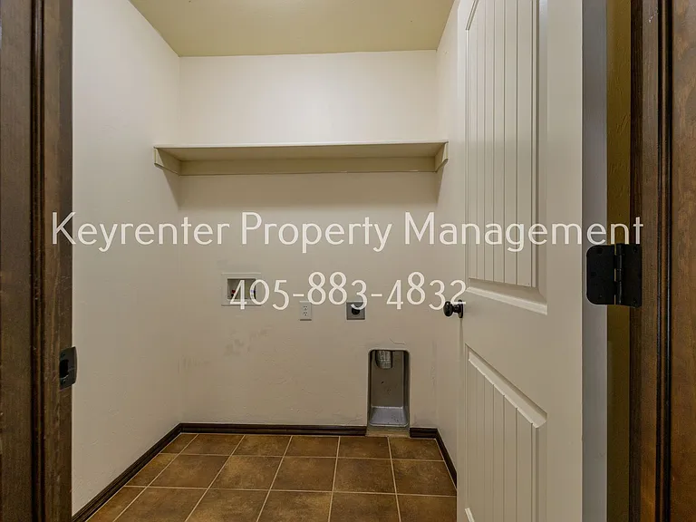 2405 SW 138th St — Photo 23