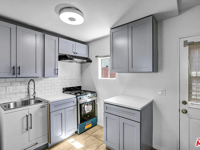 13110 Pinney St — Photo 12
