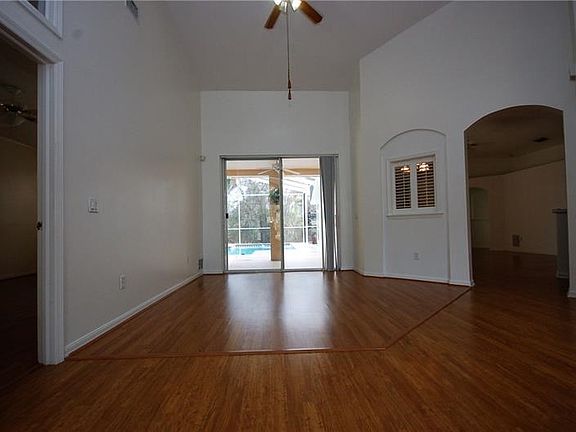 Entry/living area