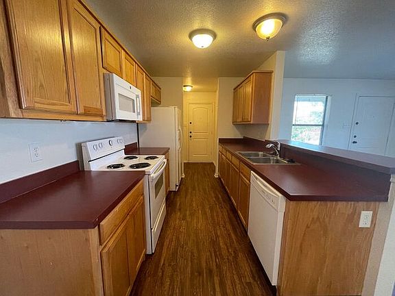 3rd image of 8109 Doreen Ave