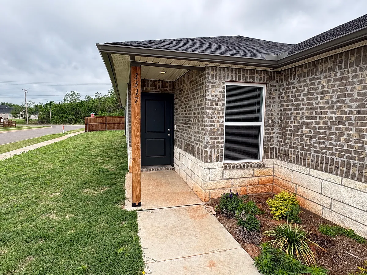 Building Photo - 3517 Blue Ave