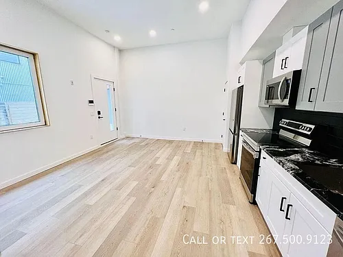 1309-11 Hope St #1 Photo 1