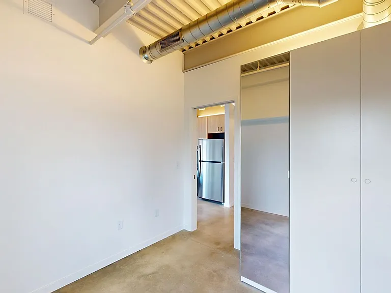 418 East Grand — Photo 78